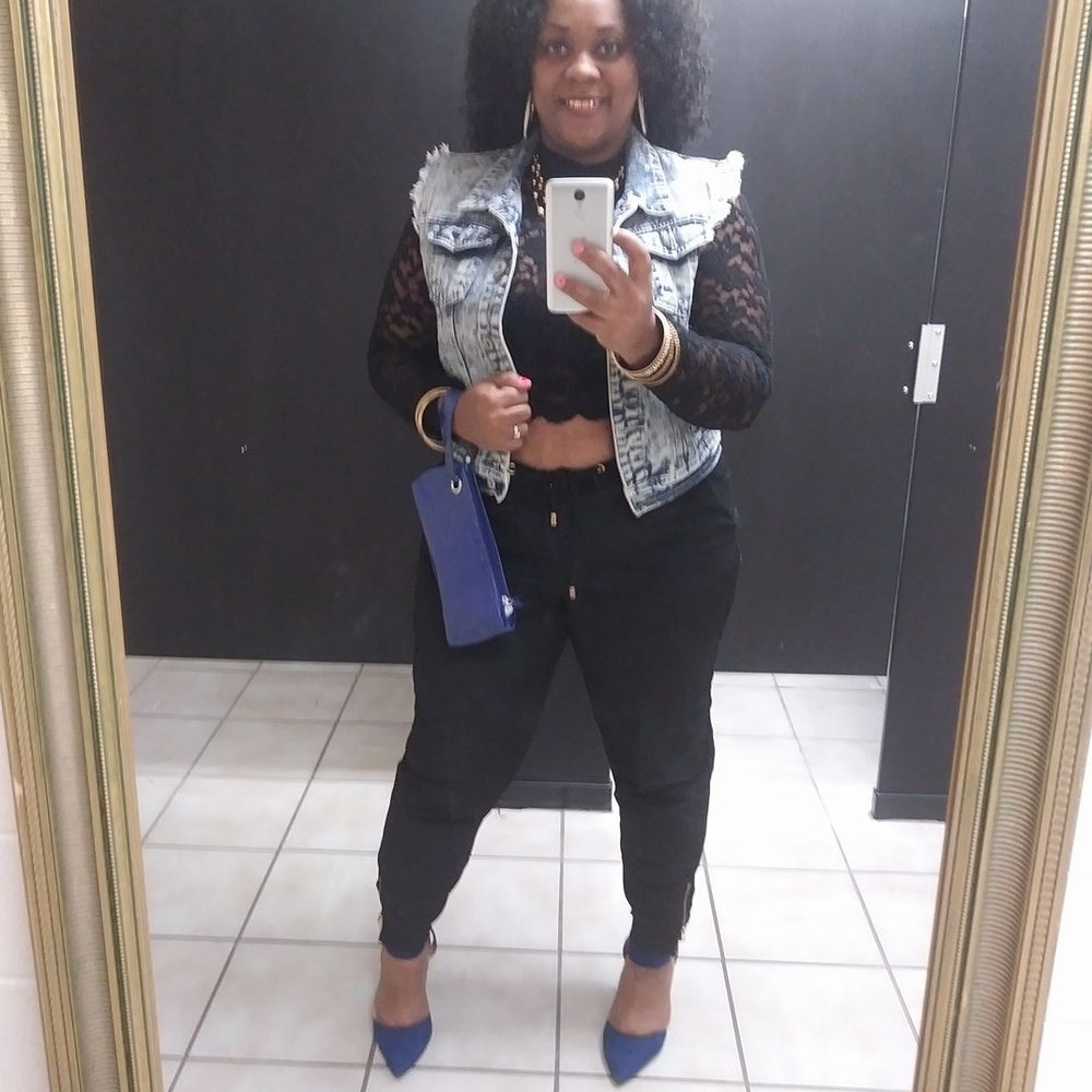 Meet your Posher, Desha